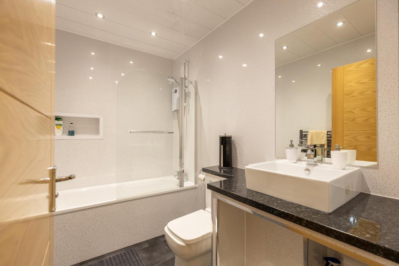 New 2 Bed Apartment With Stunning Views Of Arthur Seat Mountain إدنبرة المظهر الخارجي الصورة