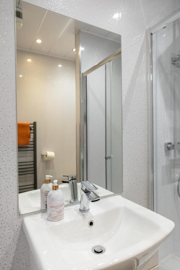 New 2 Bed Apartment With Stunning Views Of Arthur Seat Mountain إدنبرة المظهر الخارجي الصورة